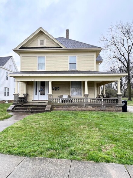 829 Rombach Ave, Wilmington, OH 45177