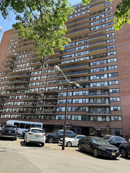 280 Luis M Marin Blvd Unit 14Q, Jc, Downtown, NJ 07302