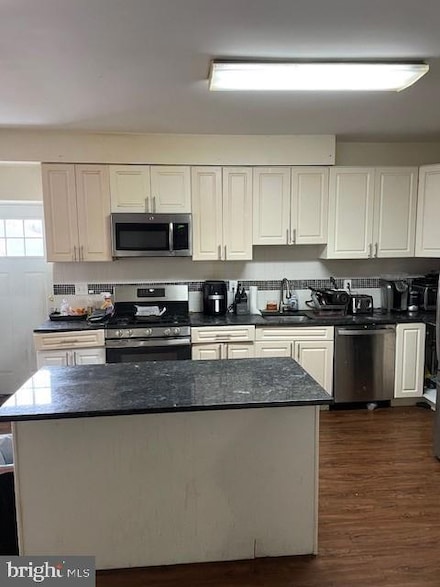 389 E Hector St, Conshohocken, PA 19428