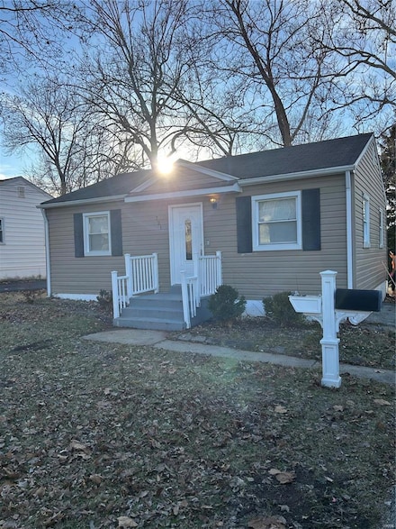 721 Beardsley Ct, Saint Louis, MO 63135
