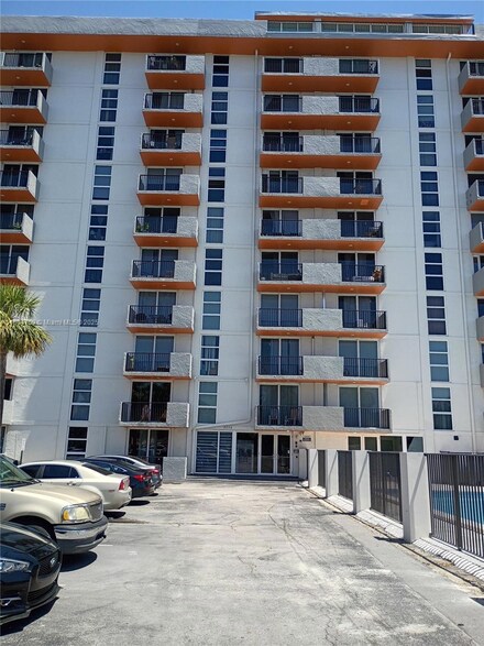 2075 NE 164th St Unit 804, North Miami Beach, FL 33162