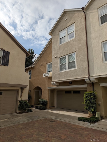 33 Visalia, Irvine, CA 92602