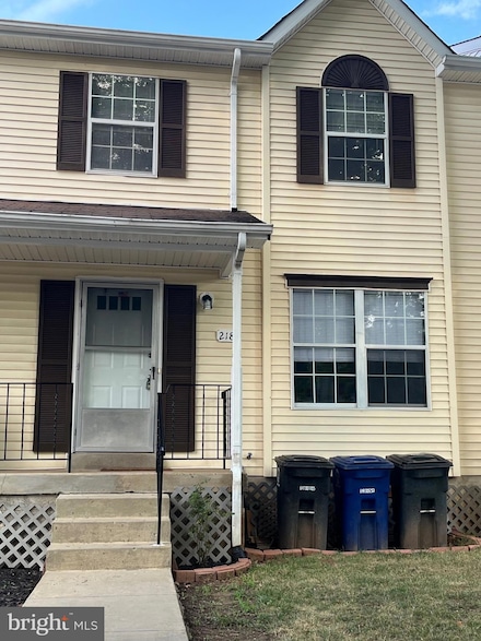 218 Meadows Ln NE, Leesburg, VA 20176
