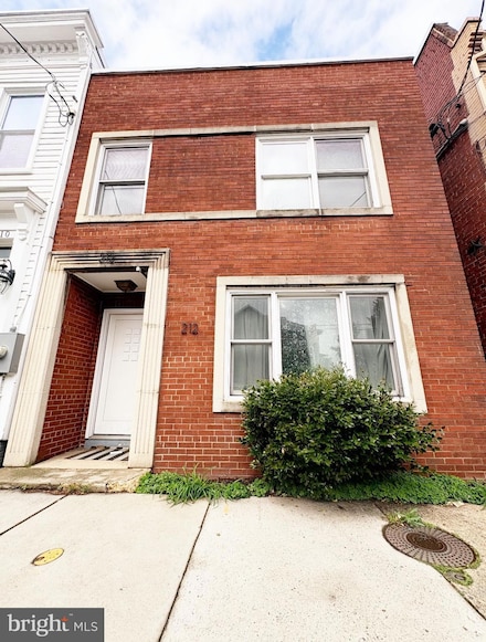 212 N Patrick St Unit 101, Alexandria, VA 22314