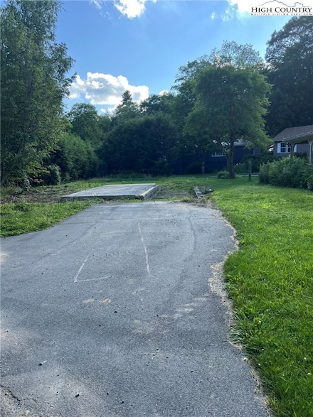 71 Meadow Loop, Newland, NC 28657