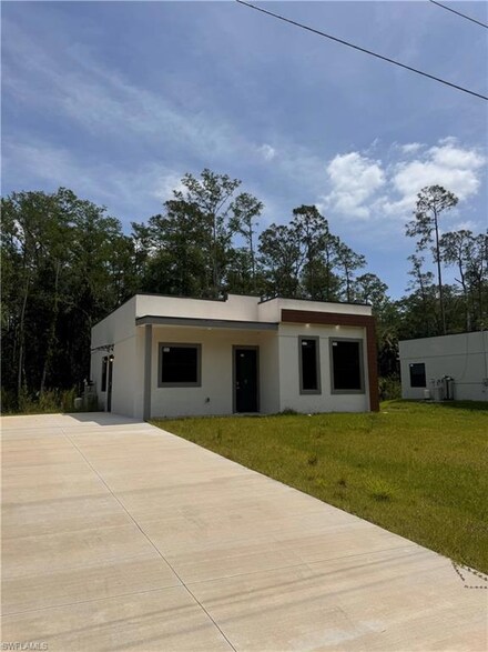 1932 Marlay Ave, Lehigh Acres, FL 33972