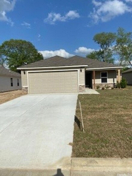 3 Big Bend Dr, Mabelvale, AR 72103