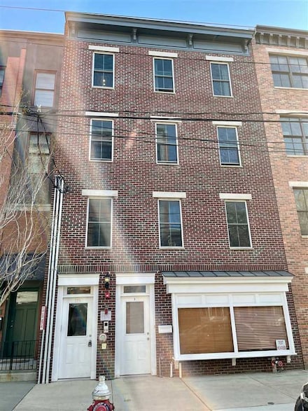 325 1st St Unit 4, Jersey City, NJ 07302