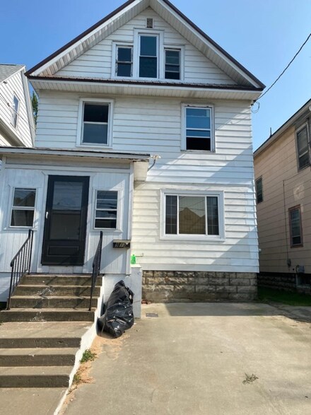 913 E 25th St, Erie, PA 16503