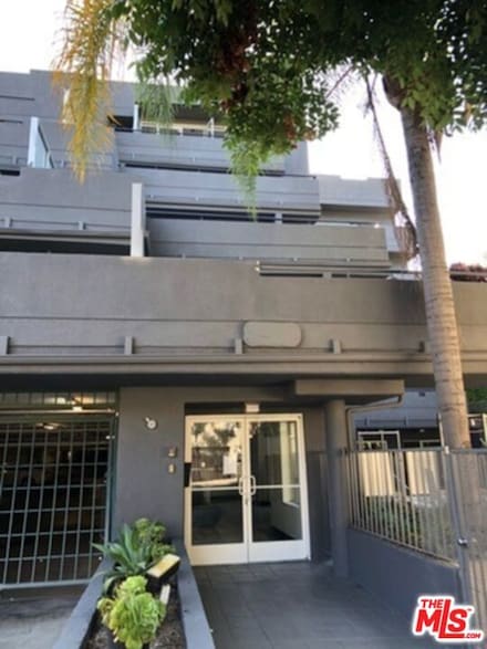 939 Palm Ave Unit 305, West Hollywood, CA 90069