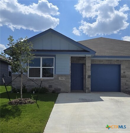 214 Green Valley Dr, Copperas Cove, TX 76522