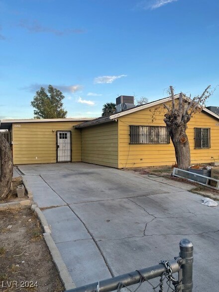 2528 Herrod Dr, North Las Vegas, NV 89030