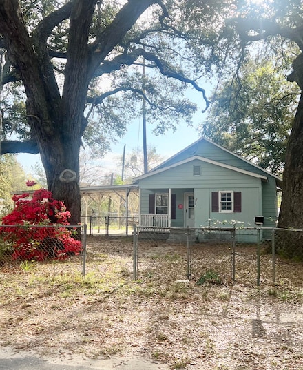 708 Francis St, Walterboro, SC 29488