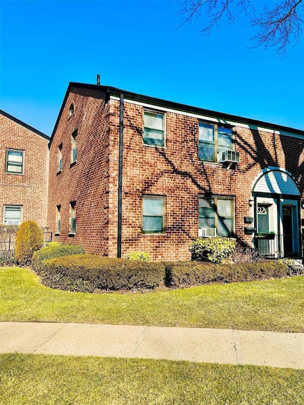 196-58 69th Ave Unit 1, Fresh Meadows, NY 11365