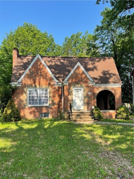 1384 Argonne Rd, Cleveland, OH 44121