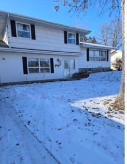 1321 Imperial Ln, New Brighton, MN 55112