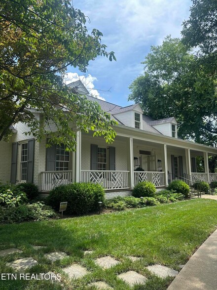 7120 Sherwood Dr, Knoxville, TN 37919