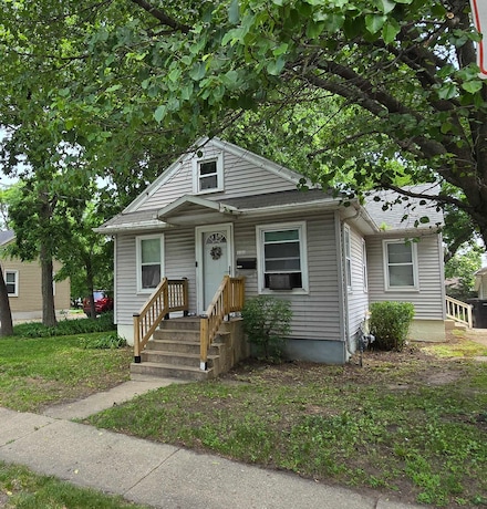 1131 6th St, Beloit, WI 53511