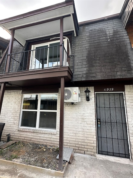 11929 Beechnut St, Houston, TX 77072