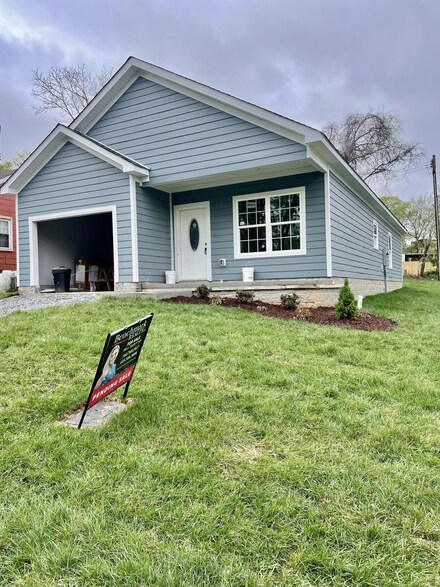 322 Glenn St, Clarksville, TN 37040