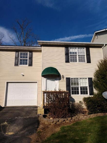 125 Glenstone Ct, Johnson City, TN 37601