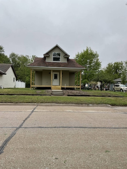634 I St, Burwell, NE 68823