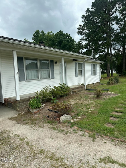 8720 Riley Hill Rd, Zebulon, NC 27597