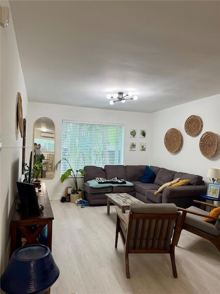 1198 Marseille Dr Unit 4, Miami Beach, FL 33141