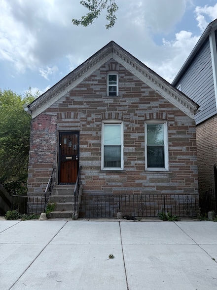 1103 W 16th St, Chicago, IL 60608