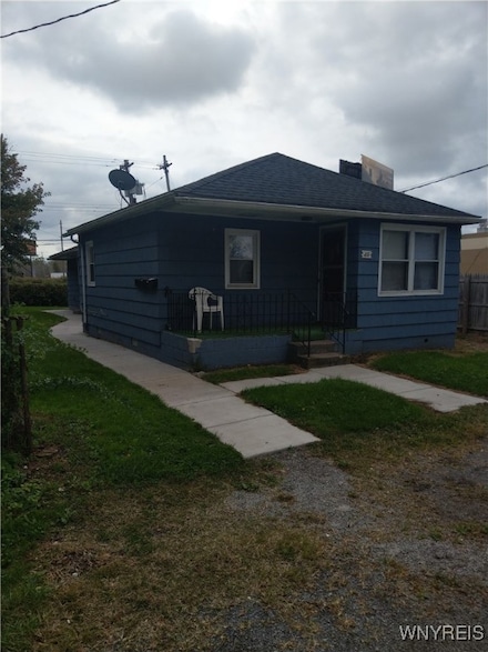 25 Holbrook St, Buffalo, NY 14218