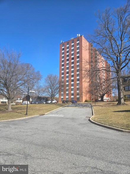 1 Smeton Place Unit 205, Towson, MD 21204