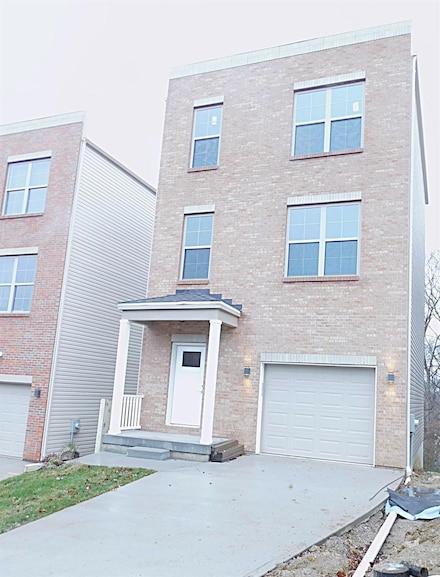377 Cityscape Dr, Cincinnati, OH 45205