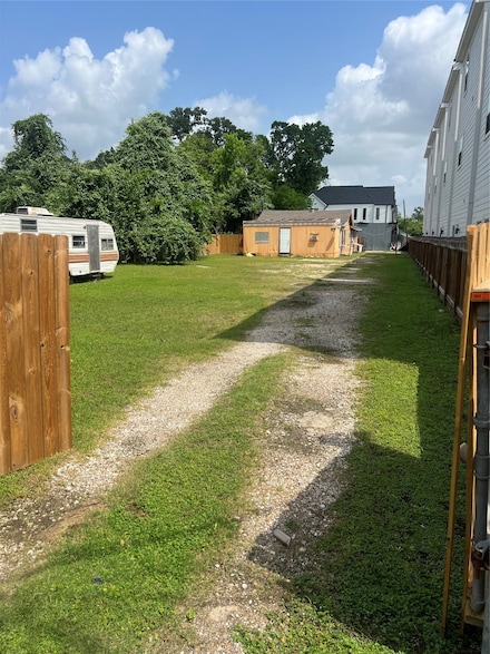 320 Thornton Rd, Houston, TX 77018
