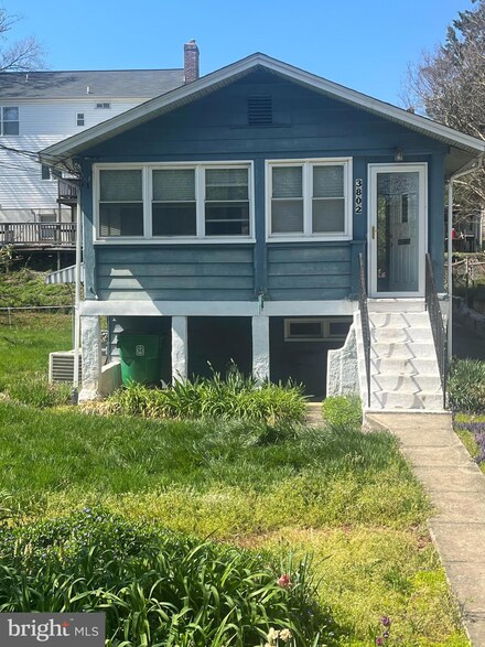 3802 Newton St, Brentwood, MD 20722