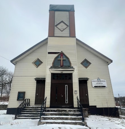 163 Linden St, Pittsfield, MA 01201