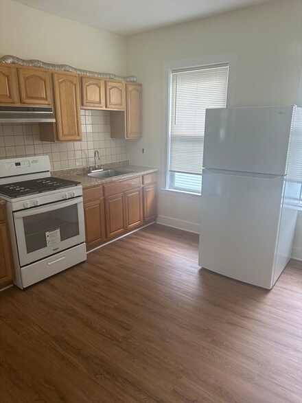 75 Nightingale St Unit 3, Boston, MA 02124