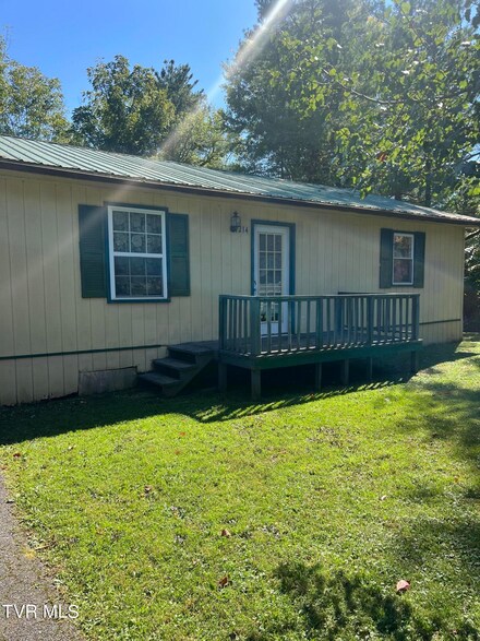 214 Spring Ave NE, Wise, VA 24293