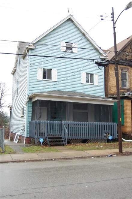 224 Hawkins Ave, Braddock, PA 15104