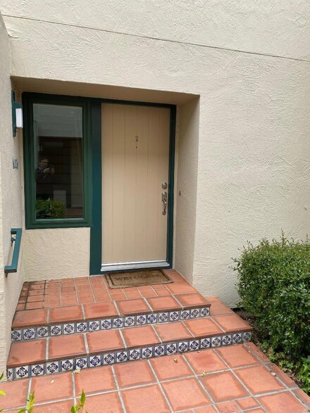2215 Armada Way, San Mateo, CA 94404