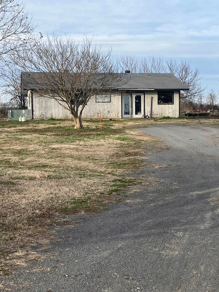 94 Central Ave, Greers Ferry, AR 72067