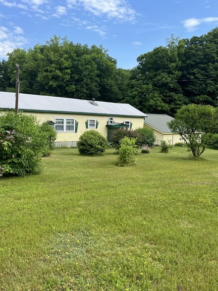 62 Salt Shed Rd, Charlestown, NH 03603