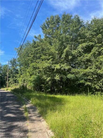 1002 Knowles Rd, Phenix City, AL 36867