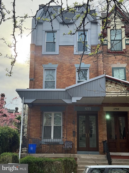 260 S 45th St, Philadelphia, PA 19104