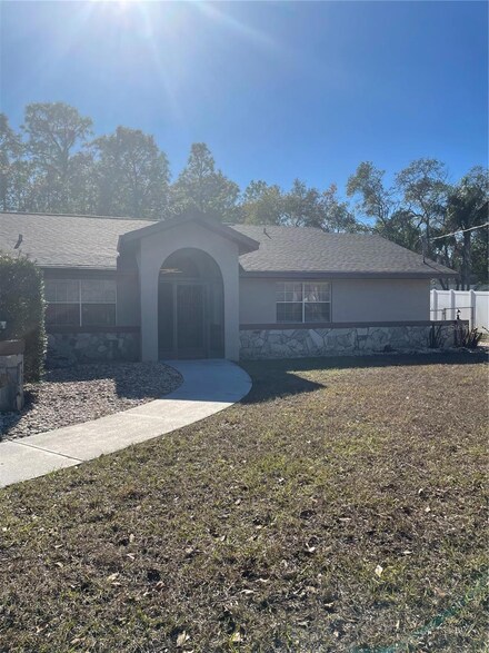 13183 Oneida St, Spring Hill, FL 34609