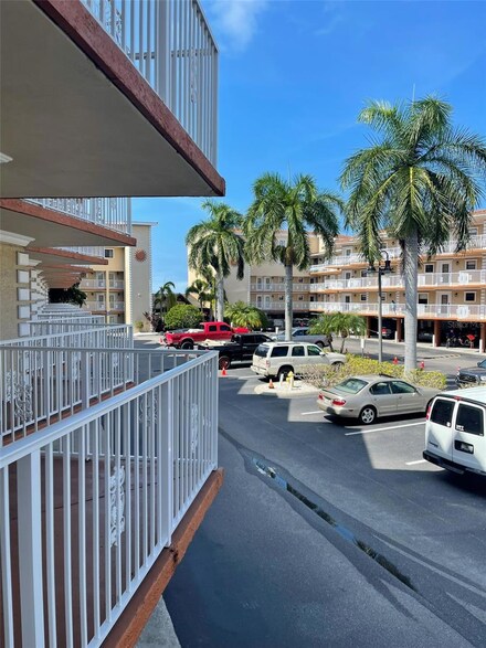 1414 Bayshore Blvd Unit 313, Dunedin, FL 34698