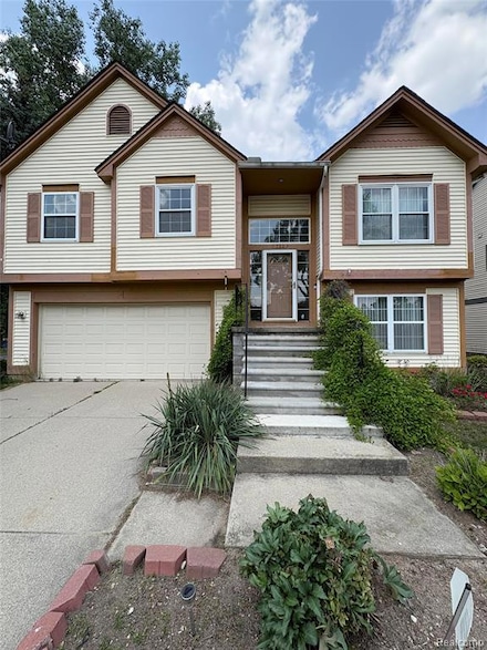 723 Huntclub Blvd, Auburn Hills, MI 48326