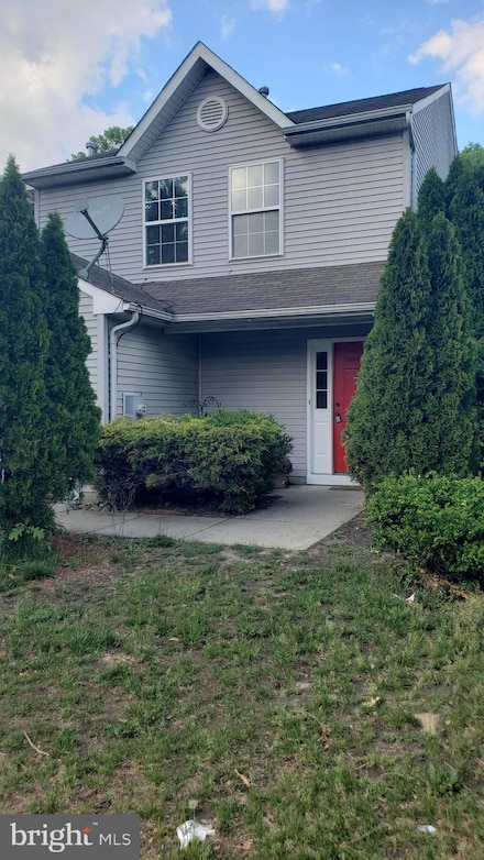 22 Meadowrue Ln, Sicklerville, NJ 08081