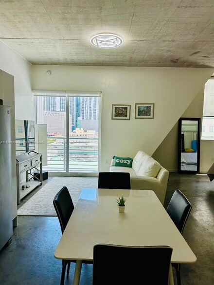 133 NE 2nd Ave Unit 1004, Miami, FL 33132