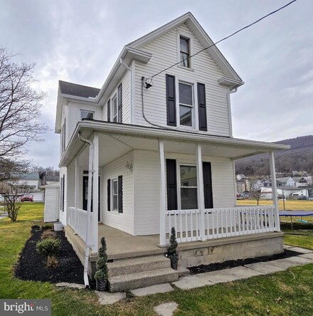 22 N Main St, Yeagertown, PA 17099