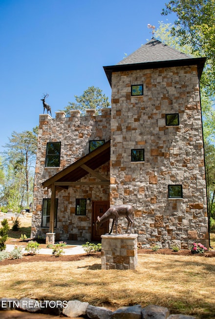 970 Douglas Dam Rd, Kodak, TN 37764
